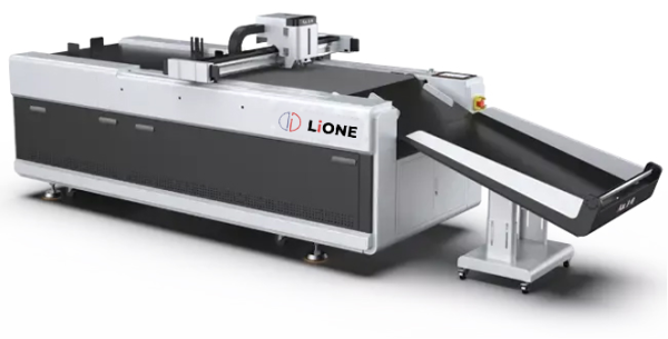 Автоматический планшетный режущий плоттер LiONE 1070 PAS