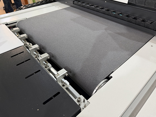Автоматический планшетный режущий плоттер LiONE 1070 PAS