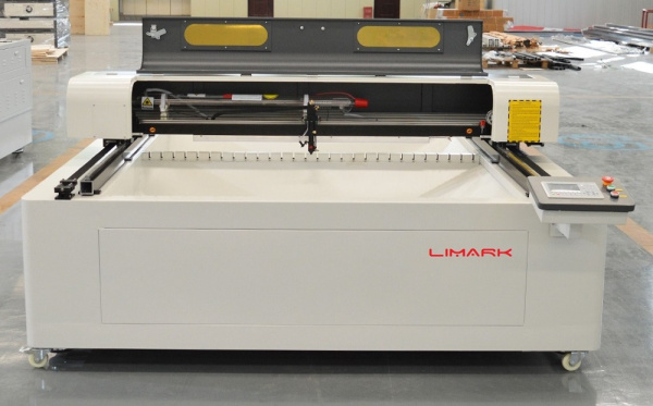 Лазерный станок LiMark 1520 SL