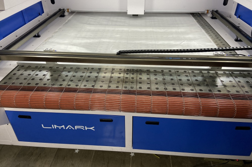 Лазерный станок LiMark 1612 SLC с конвейером и камерой