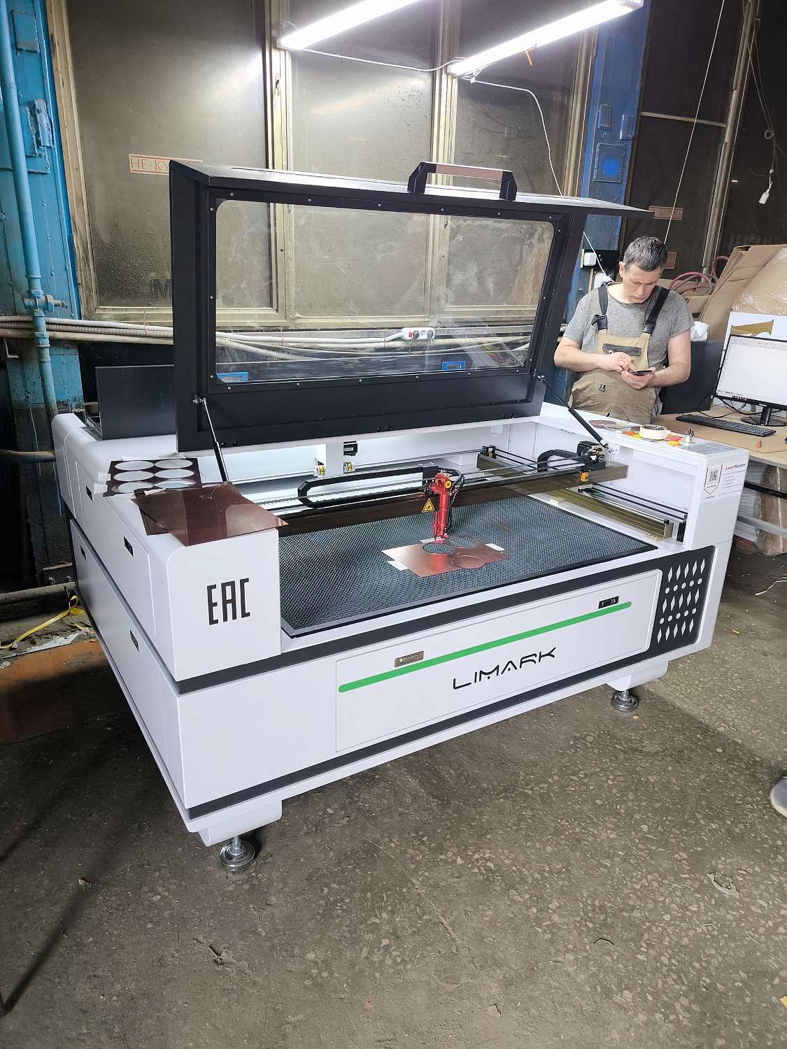 Лазерный станок LiMark 1610 QX Reci W2