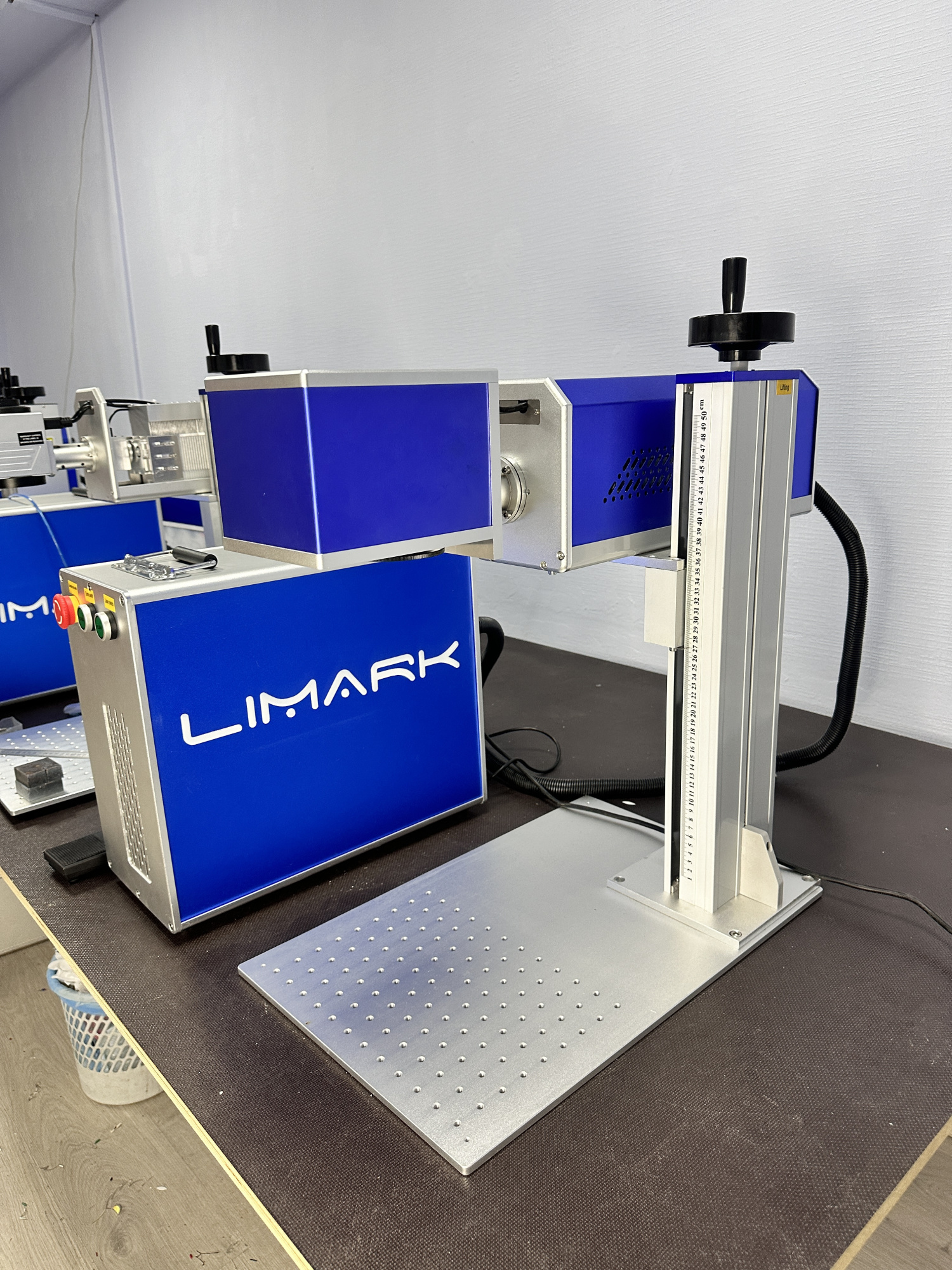 ЛАЗЕРНЫЙ МАРКЕР DAVI LIMARK 30W 7110 настольный