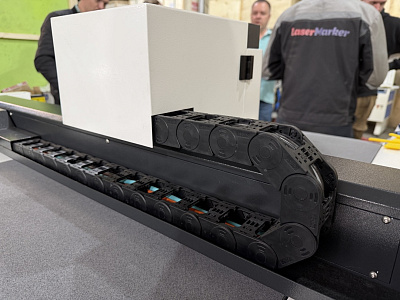 Автоматический планшетный режущий плоттер LiONE 1070 PAS