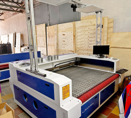Лазерный станок LiMark 1612 SLC с конвейером и камерой